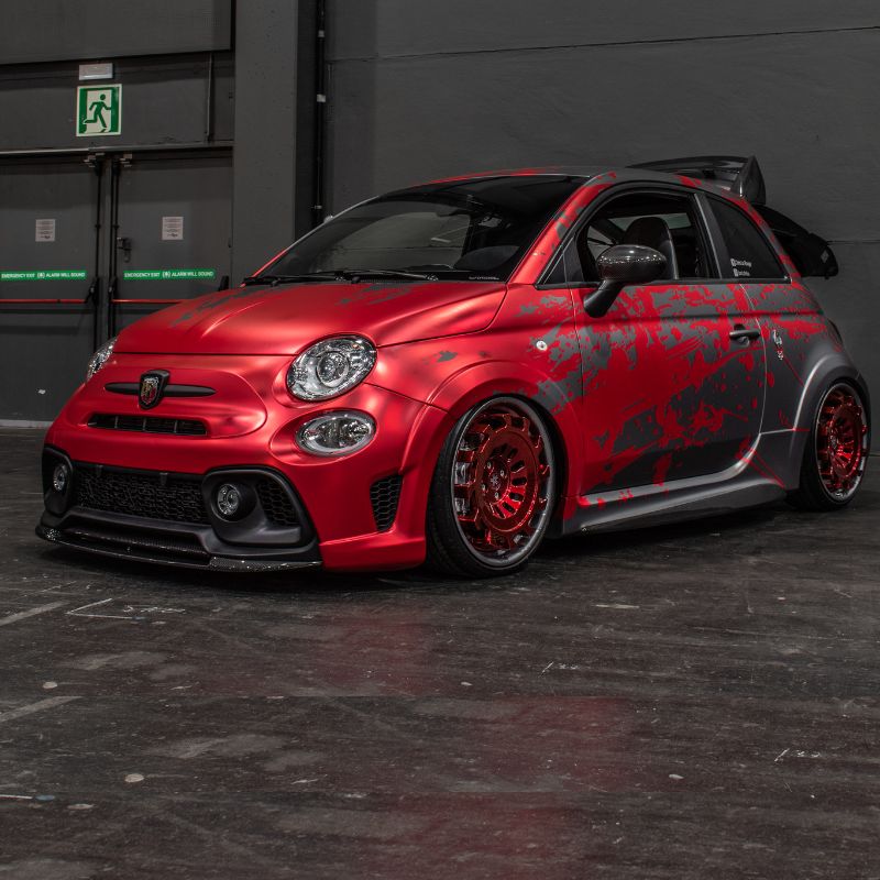 Abarth 595 competizione volledig custom aanwezig op AutoMadness Den Bosch